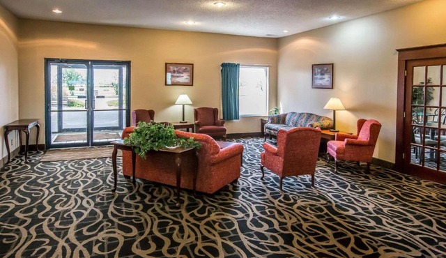 Quality Inn & Suites Mendota near I-39