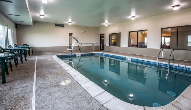 Quality Inn & Suites Mendota near I-39