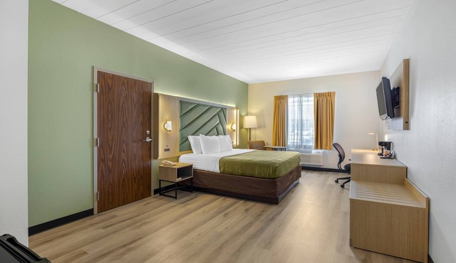 Quality Inn & Suites Monterey I-40