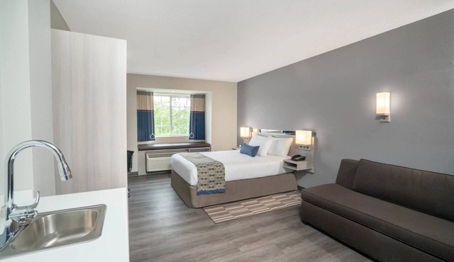 Quality Inn & Suites Nashville - Bellevue