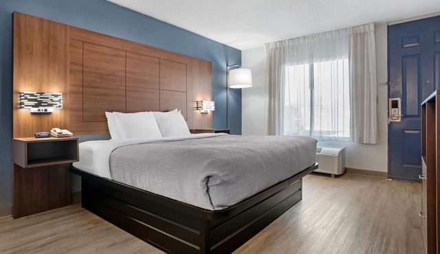 Quality Inn & Suites near Lake Eufaula