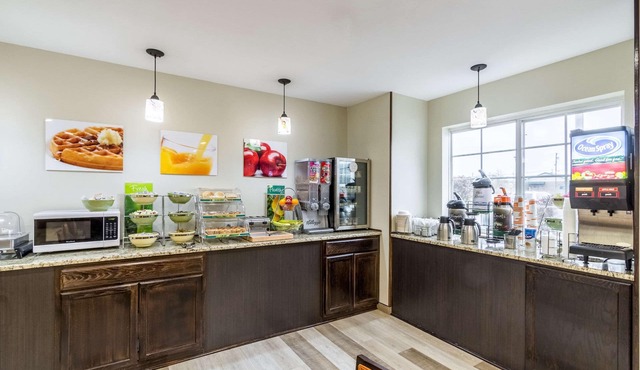 Quality Inn & Suites North Lima - Boardman