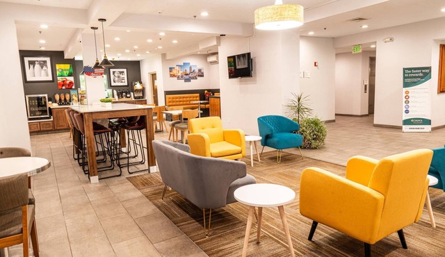 Quality Inn & Suites Oakwood Village - Cleveland South