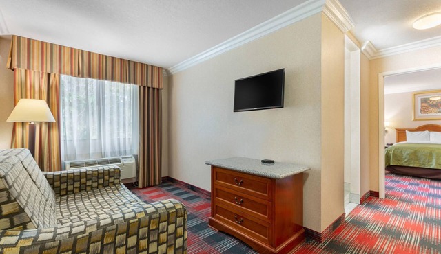 Quality Inn & Suites Oceanside near Camp Pendleton