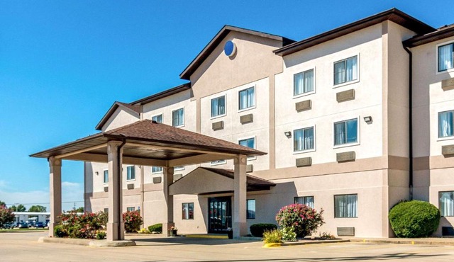 Quality Inn & Suites Salem near I-57