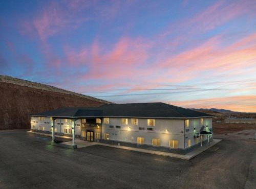 Quality Inn & Suites Salina National Forest Area