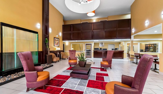 Quality Inn & Suites San Antonio Airport - Stone Oak