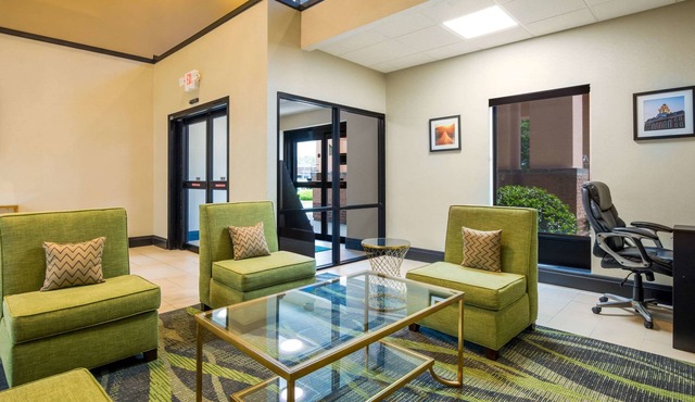 Quality Inn & Suites Sellersburg - Louisville Area