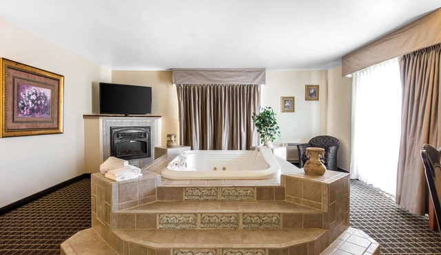 Quality Inn & Suites Silverthorne - Copper Mountain
