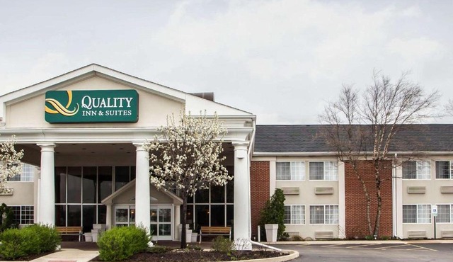 Quality Inn & Suites St Charles -West Chicago