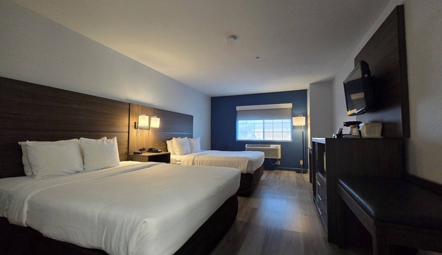 Quality Inn & Suites Tulare