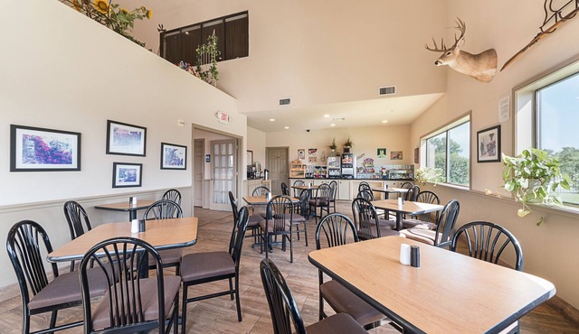 Quality Inn & Suites Victoria South