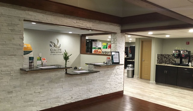 Quality Inn & Suites Winfield