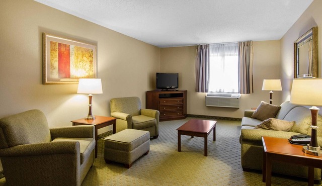 Quality Inn Summersville - New River Area
