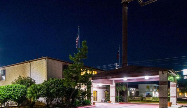 Quality Inn University near Downtown