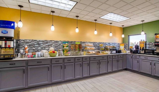 Quality Inn West Columbia - Cayce