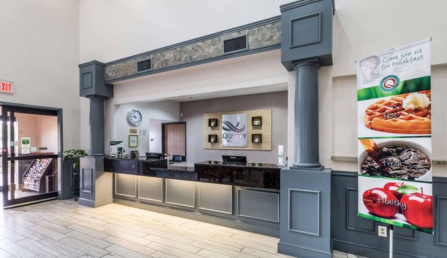 Quality Suites Burleson - Ft. Worth