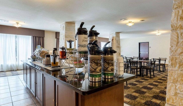 Quality Suites Huntsville Near University