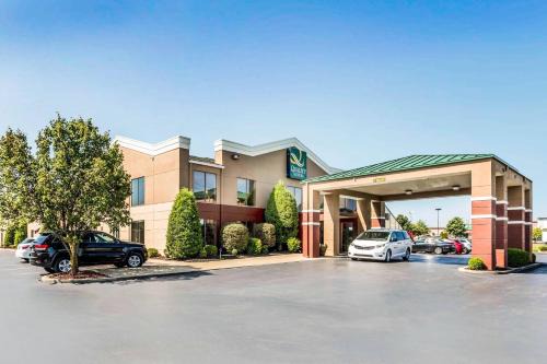 Quality Suites Paducah I-24