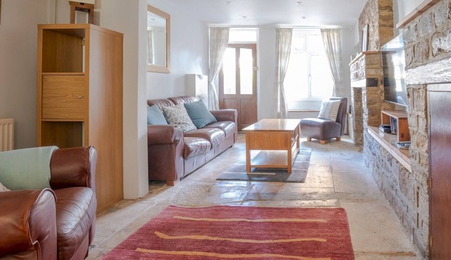 Quarry Cottage Courtyard Garden - Pass the Keys