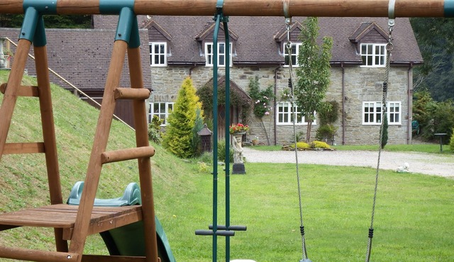 Quarry House, peaceful rural retreat, country farmhouse cottage, sleeps 8-12