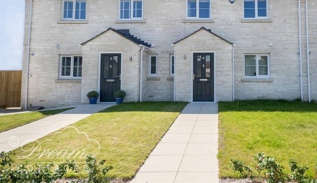 QUARRY TRAILS, family friendly, with a garden in Easton, Portland