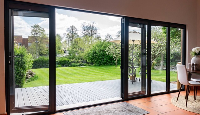 Quarry View Studio in Shrewsbury with Parking