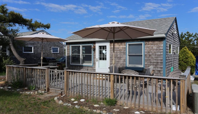 Quarterboard 4 - Cozy East Sandwich Beach cottage w/sunny deck!