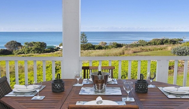 Quarterdeck 23 - Ocean View Apartment with Wifi