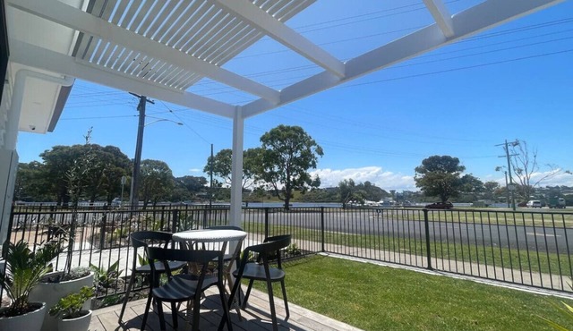 Quarterdeck 2br *Waterfront* Apartment