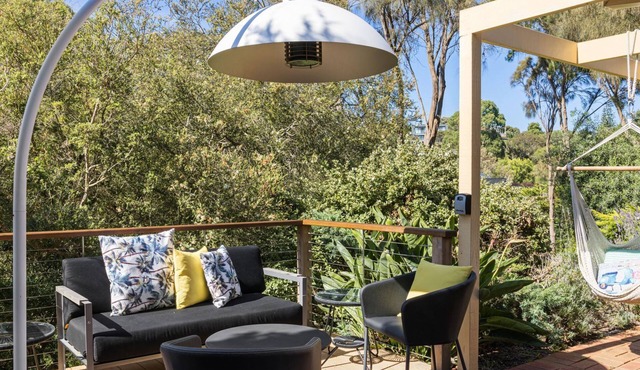 Quarterdeck - Picturesque location close to Shelley Beach!