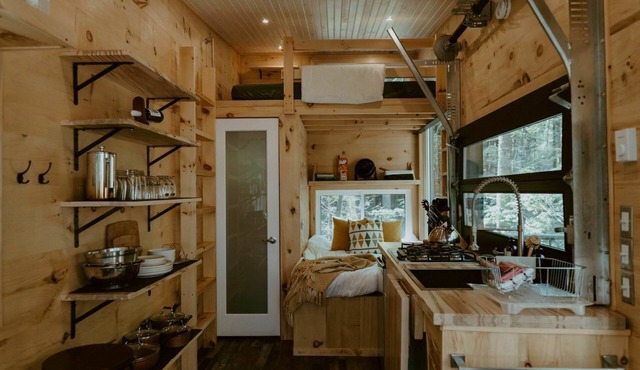 Quasi Cabin | Remote Cabin on Private Lake