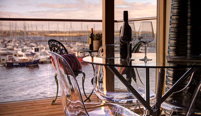 Quayside - Two Bedroom Apartment, Sleeps 4