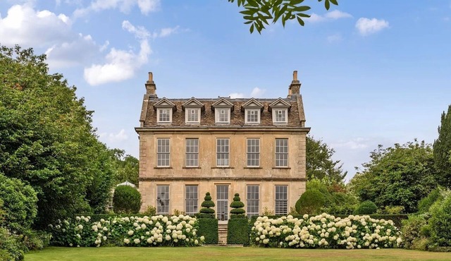 Queen Anne period home near Bath