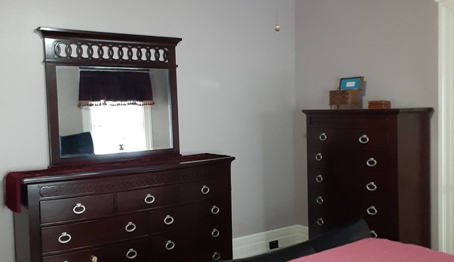 Queen Bed in Historic Victorian Bed and Breakfast