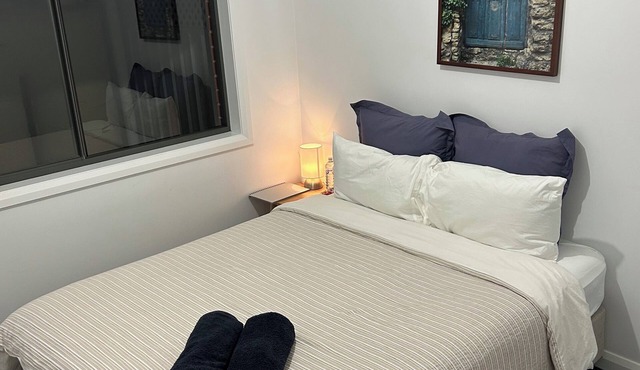 Queen Bed private room