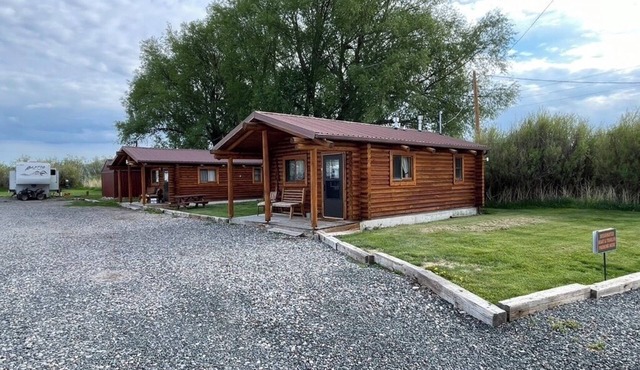 Queen Cabin #9 - Montana Mountain Views