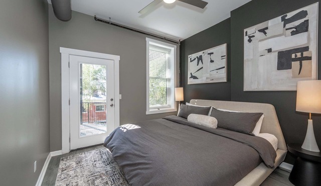 Queen City Views 3 – Chic 2 BDR!