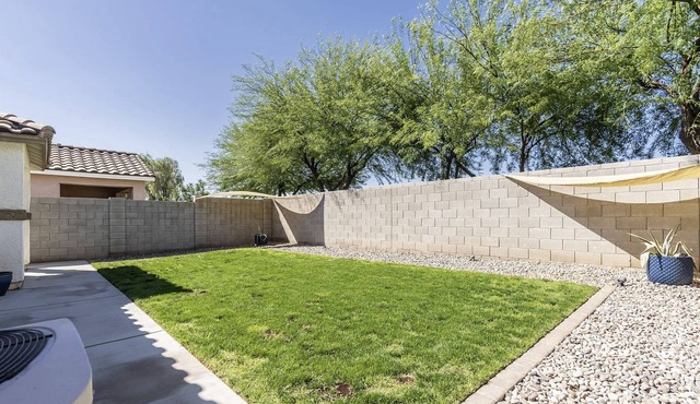 QUEEN CREEK MODERN HOME AWAY FROM HOME! STAY,PLAY,ENJOY THE BEST WEATHER