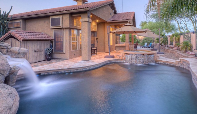 Queen Creek Village: Golf & Mt VIEWS, Htd POOL, Spa, Putt Green, Fire Pit, Bikes, Comm Center