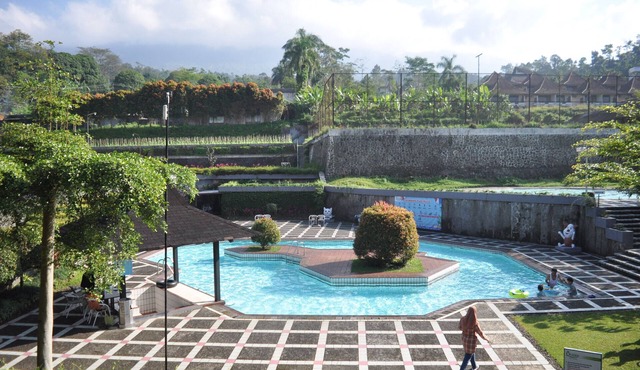 Queen Garden Hotel by Salak Hospitality