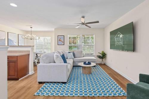 Queen Kelsey - mins from Credit One - pet friendl