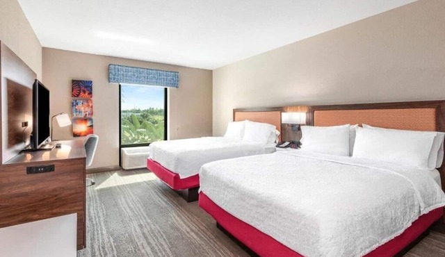 Queen Room Near Extra Space Storage ORL