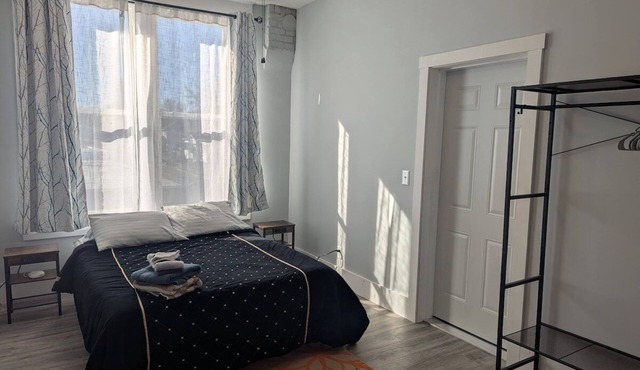 Queen Room with Free Laundry