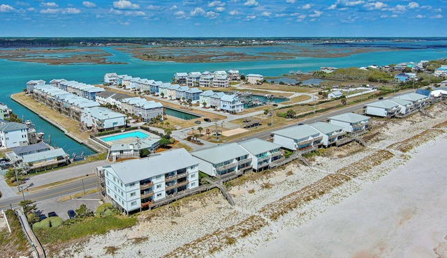 Queen's Grant B-105 Rustic Charm, Oceanfront Views