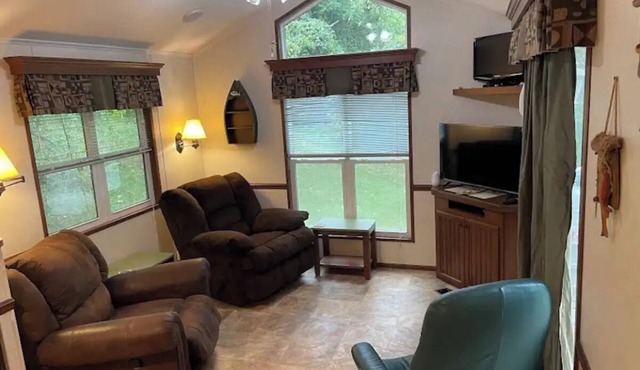 Queen's Place near Seneca Lake