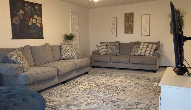 Queen's Quarters : 3 bedroom/1 bath Townhome, Centrally Located.