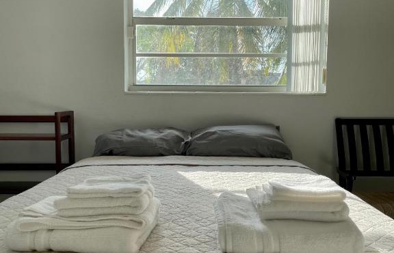 Queen's Tropical Garden View Room