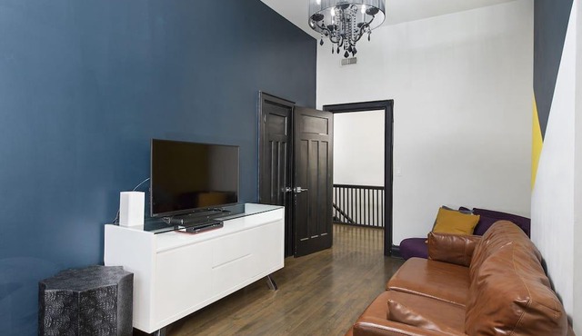 Queen Street Lofts- 4 Bedroom Monumental Loft