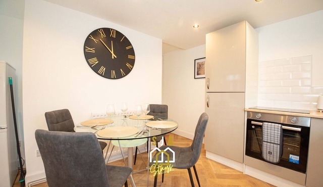 Queen Street Stay - SJA Stays - Modern 2 Bed Apart